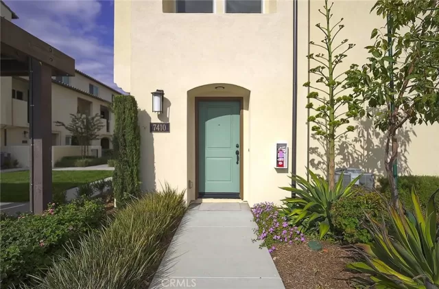 MLS: PW25263322 Condo For Sale