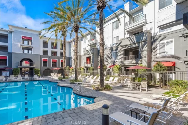 MLS: PW25266899 Condo For Sale