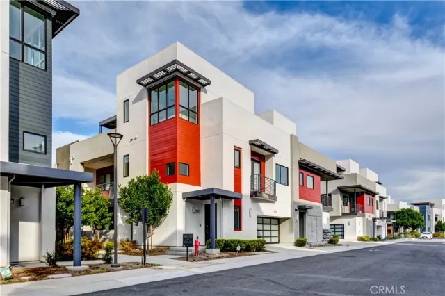 MLS: PW25268755 Condo For Sale