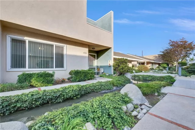 MLS: PW25269997 Condo For Sale