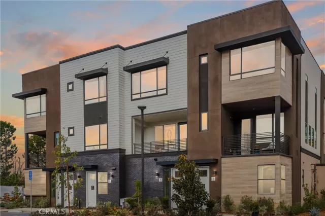 MLS: PW25270765 Condo For Sale