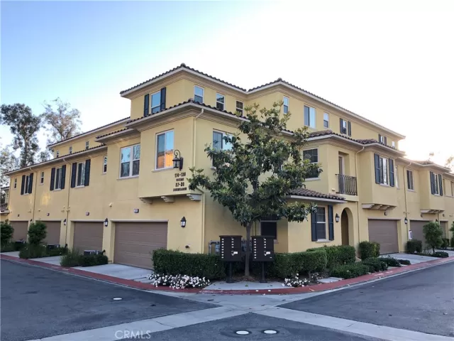 MLS: PW25271159 Condo For Sale