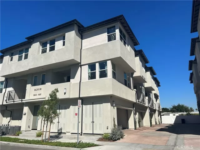 MLS: PW25271284 Condo For Sale