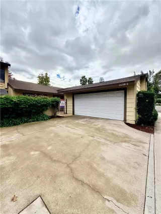 More Details about MLS # PW25276343 : 2618 N TUSTIN F/36