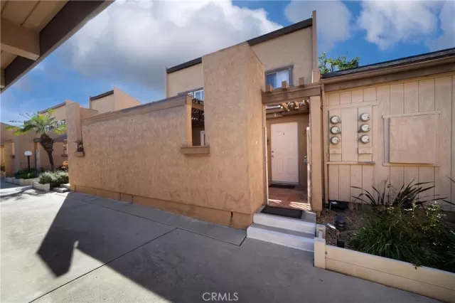 MLS: PW26034957 Condo For Sale