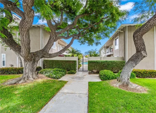 MLS: PW26046958 Condo For Sale