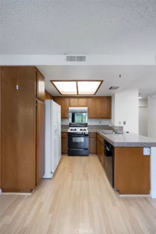 Photo #5: PW26047417 Listing