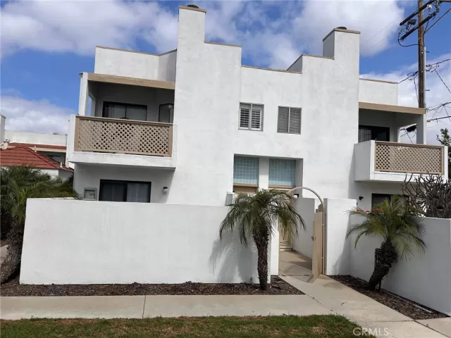 MLS: PW26051906 Condo For Sale