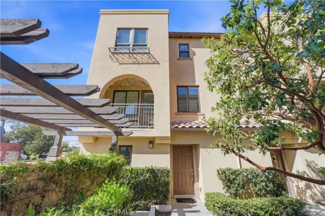 MLS: PW26054392 Condo For Sale