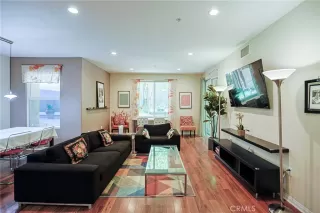 Browse active condo listings in CHAPMAN COMMONS