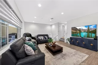 Photo #1: PW26059360 Listing 