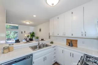 Photo #4: PW26086800 Listing 