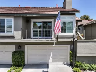 Browse active condo listings in LAURELWOOD VILLAGE