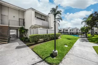 Browse active condo listings in SMOKE TREE