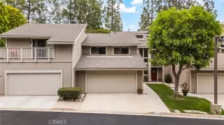 Browse active condo listings in CHAPMAN TOWNHOMES
