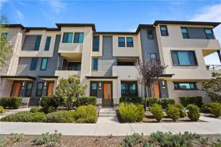 More Details about MLS # PW26109942 : 2941 W LINCOLN AVE #3