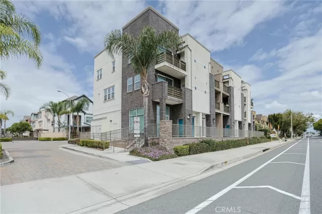 MLS: PW26115499 Condo For Sale