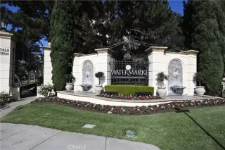 Browse active condo listings in WATERMARKE