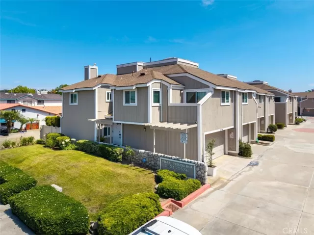 MLS: PW26123987 Condo For Sale