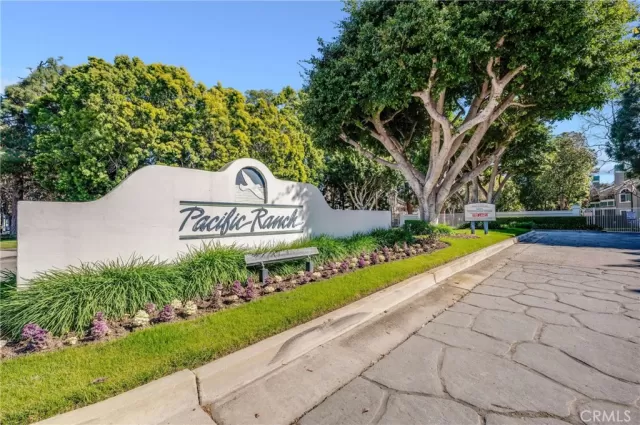 MLS: RS23039906 Condo For Sale