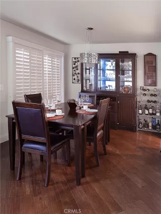 Photo #5: RS23055727 Listing