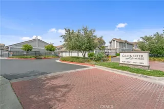 Photo #2: RS23082712 Listing