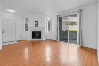 Photo #6: RS23082712 Listing