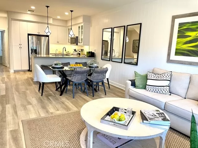 MLS: RS23083411 Condo For Sale