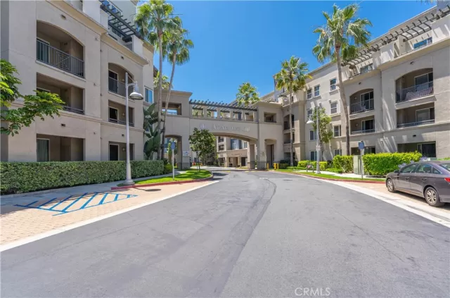 MLS: RS23115455 Condo For Sale