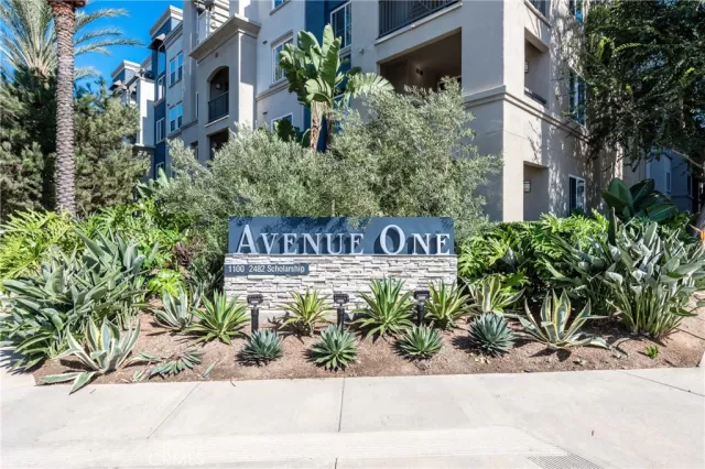 MLS: RS23187368 Condo For Sale