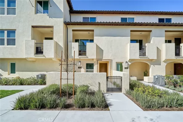 MLS: RS24012725 Condo For Sale