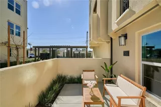 Photo #2: RS24012725 Listing