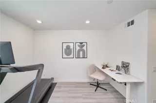 Photo #6: RS24012725 Listing