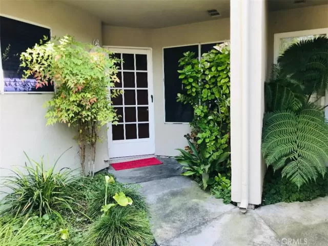 MLS: RS24074297 Condo For Sale