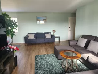 Photo #2: RS24124140 Listing