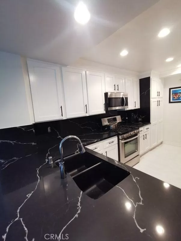 MLS: RS24198866 Condo For Sale