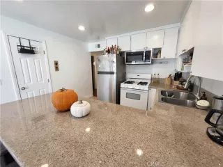 Photo #5: RS24221582 Listing 