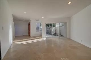 Photo #5: RS24234704 Listing