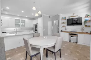 Photo #2: RS25000076 Listing 