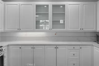 Photo #6: RS25000076 Listing 