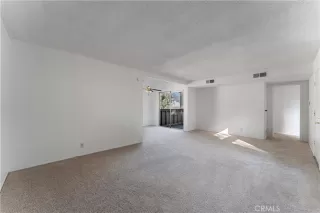 Photo #4: RS25014488 Listing