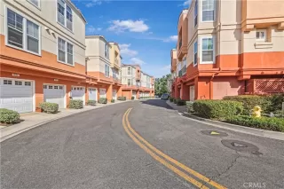 Photo #4: RS25021738 Listing 