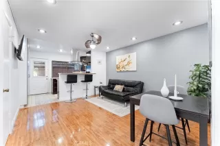 Photo #2: RS25029113 Listing 