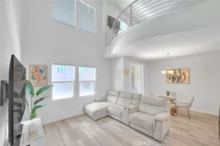 Photo #5: RS25044766 Listing