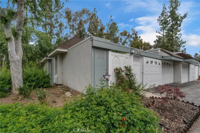 MLS: RS25085947 Condo For Sale