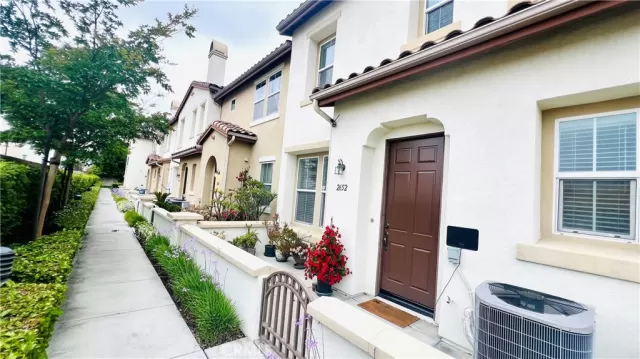 MLS: RS25103369 Condo For Sale