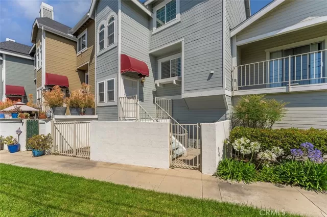 MLS: RS25123539 Condo For Sale