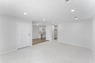 Photo #4: RS25124383 Listing 