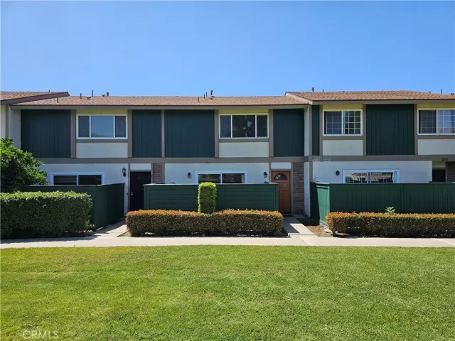 MLS: RS25154386 Condo For Sale