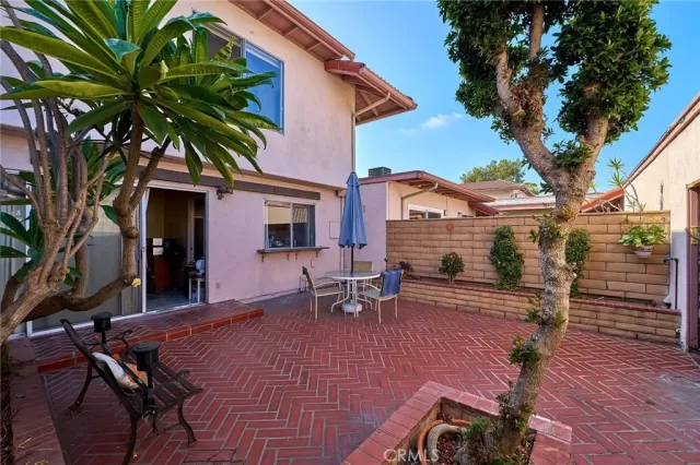 MLS: RS25186116 Condo For Sale